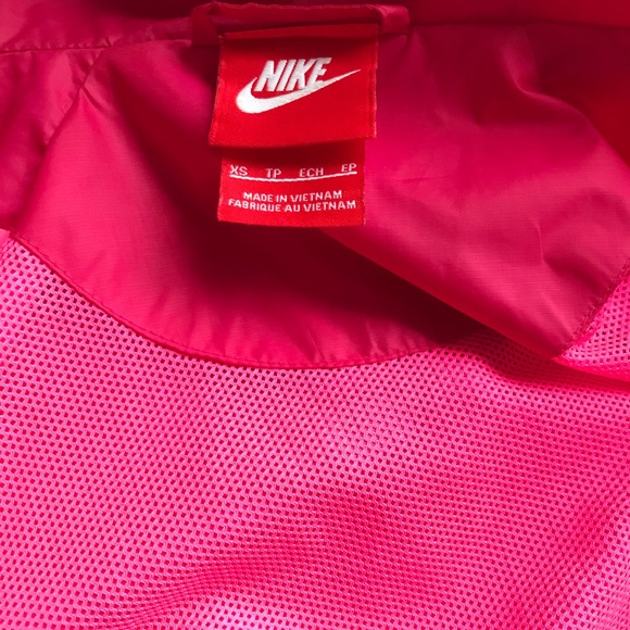 SOLD ⚡️⚡️⚡️NIKE LTD EDITION pink windbreaker - Picture 5 of 5